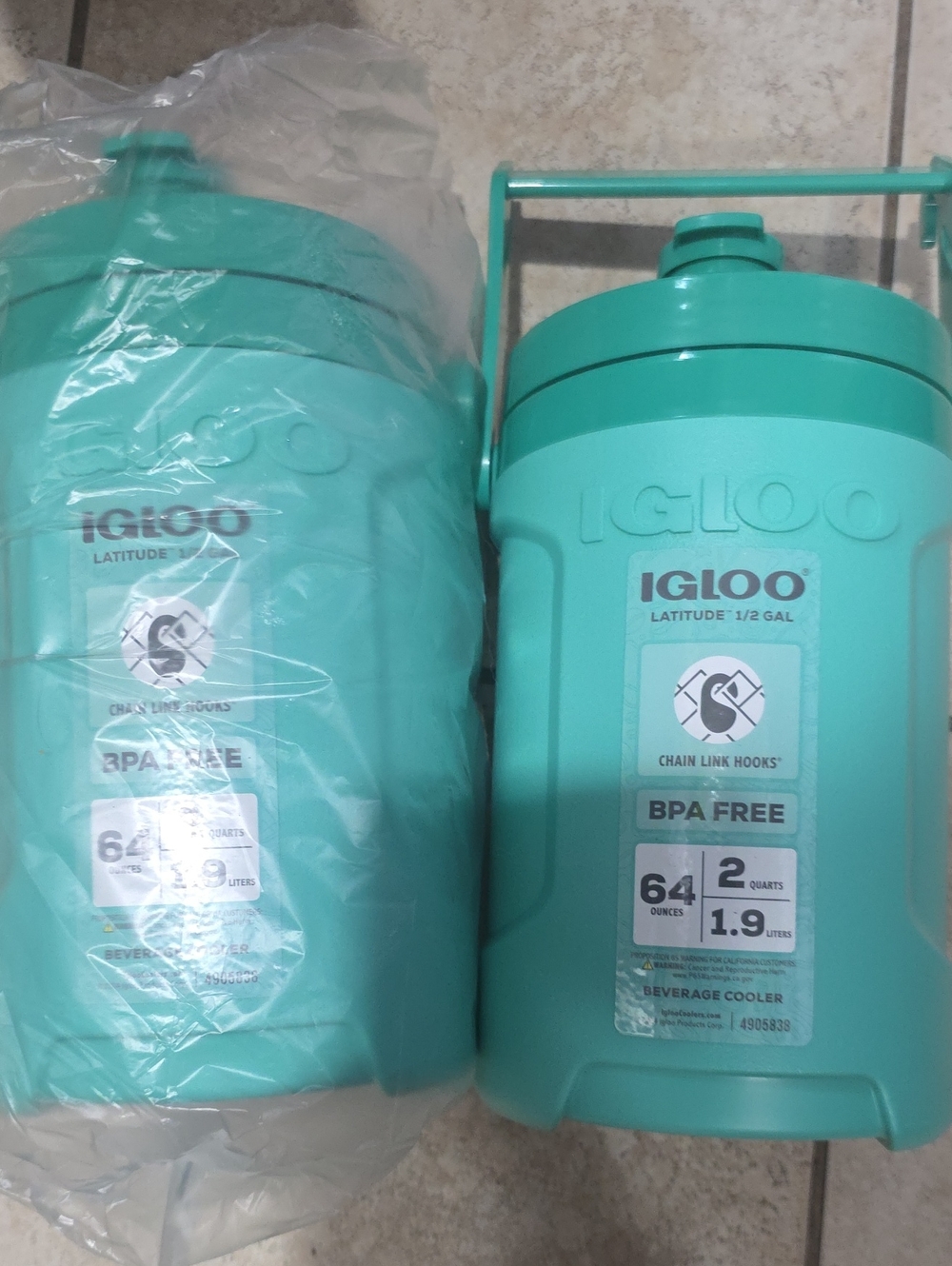 2 Igloo Beverage Cooler - Teal Green